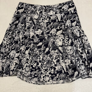 Women's CHAPS A-Line Skirt Size 12 Black and White Floral
